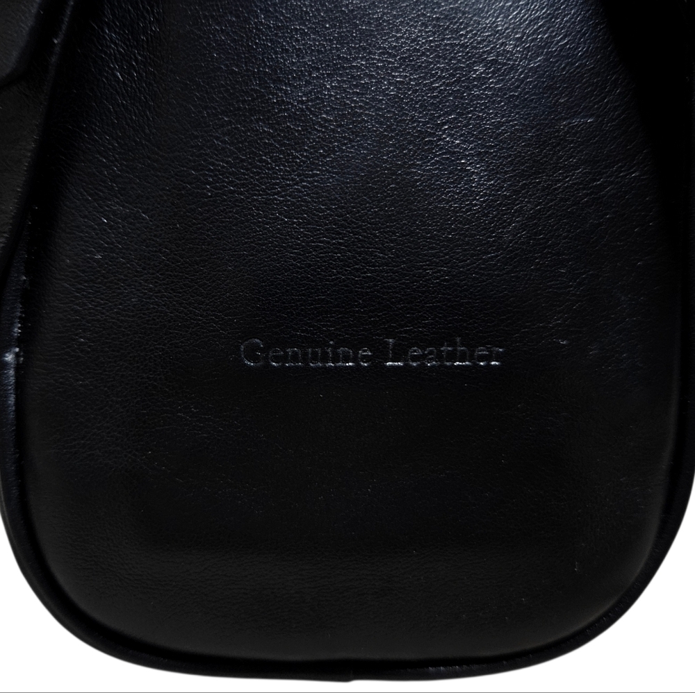 Off-White | Calfskin Crossbody Bag | Leather | Mens | Made In Italy - Picture 16 of 16